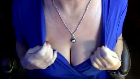 tessa_foxxx online show from November 4, 12:15 am