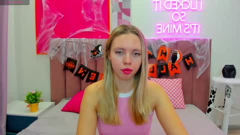 Tessa 3 online show from October 28, 1:33 am