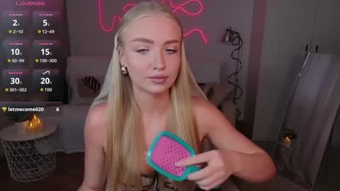 TessaHamilton online show from March 11, 8:51 am