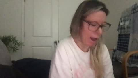 Daphne Summers online show from December 5, 6:31 pm