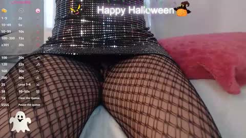 THAYSSA ROSS online show from November 1, 8:02 pm