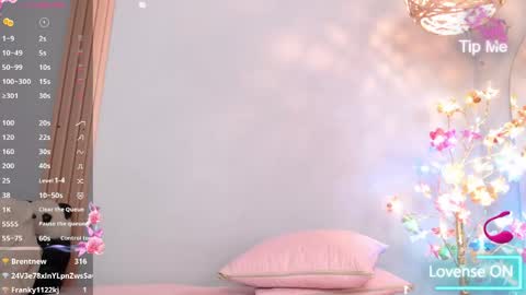 THAYSSA ROSS online show from April 14, 5:57 pm