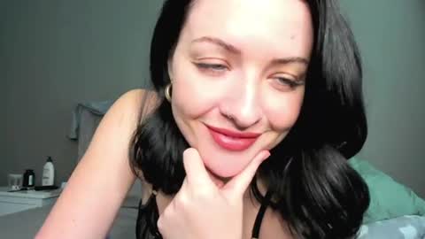 themelrose online show from January 16, 8:25 pm