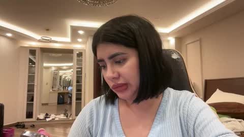 Snapshot of therealcamilabaddie chatting on October 19, 2:24 am therealcamilabaddie online show from October 19, 2:24 am