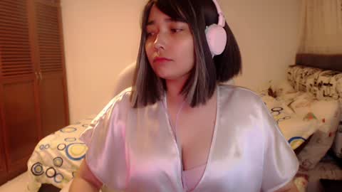 Mai online show from December 12, 1:10 am