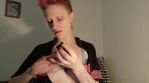 pinky promise online show from February 5, 10:02 pm