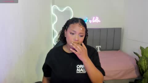  thiana  online show from November 3, 4:05 am