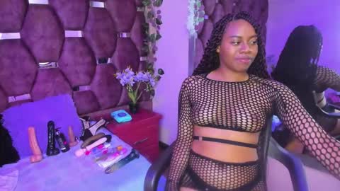 thiana_taylor online show from October 27, 7:41 pm