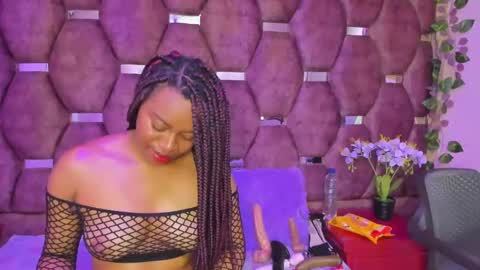 Snapshot of thiana_taylor chatting on October 17, 9:29 pm thiana_taylor online show from October 17, 9:29 pm