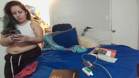 Snapshot of thiccxe chatting on January 7, 6:05 am GinWitDaJuice online show from January 7, 6:05 am