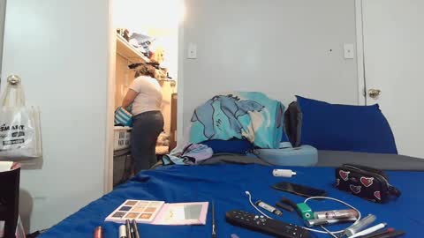 Snapshot of thiccxe chatting on January 12, 6:17 am GinWitDaJuice online show from January 12, 6:17 am