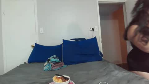 Snapshot of thiccxe chatting on January 6, 4:47 am GinWitDaJuice online show from January 6, 4:47 am