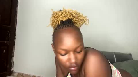 Snapshot of thick_jojo chatting on February 16, 5:48 pm Call me Taliee online show from February 16, 5:48 pm