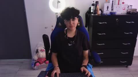 Snapshot of thomascooper_cams chatting on February 27, 8:42 pm VALERIA online show from February 27, 8:42 pm