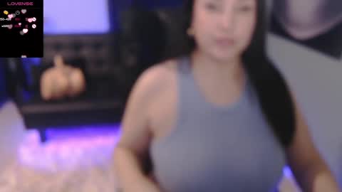 Tia Bella online show from March 8, 2:10 am