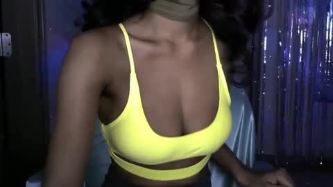 Snapshot of tiaradarling chatting on January 25, 4:45 am Tiara online show from January 25, 4:45 am
