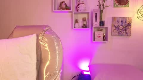 Tiarha online show from November 28, 5:32 am