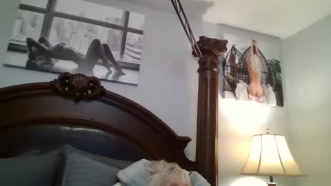 ticklemepink696969 online show from December 21, 6:22 pm