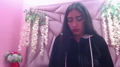 Snapshot of tiffani_hott_ chatting on February 15, 3:09 am TIFANI online show from February 15, 3:09 am