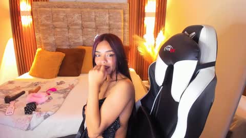 Snapshot of tiffany_sander chatting on December 19, 3:18 am tiffany_sander online show from December 19, 3:18 am