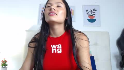 Snapshot of tiffanyfox_1 chatting on December 6, 7:11 pm Tifanny Fox online show from December 6, 7:11 pm