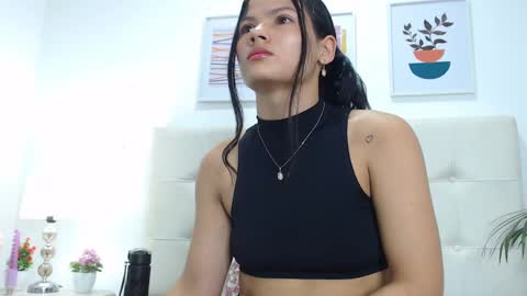 Snapshot of tiffanyfox_1 chatting on February 11, 10:36 am Tifanny Fox online show from February 11, 10:36 am