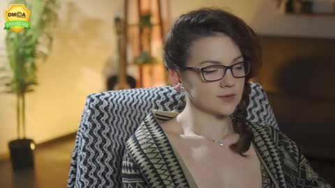 tiffanyriox online show from January 17, 1:46 am