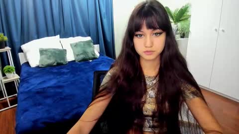 tiffanyyoun online show from September 28, 11:04 am