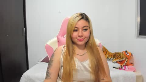 Snapshot of tigerbaby_ chatting on March 4, 2:27 am Ana online show from March 4, 2:27 am