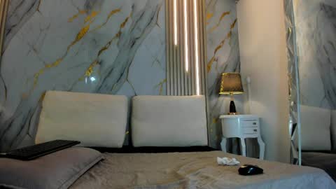 T I F F A N Y online show from March 23, 8:04 pm