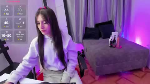 tiinajonus_ online show from July 11, 4:01 am