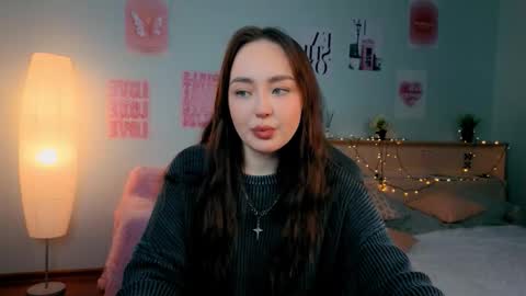 Mia online show from February 2, 7:35 pm