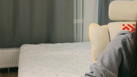 Mia online show from February 24, 9:57 pm