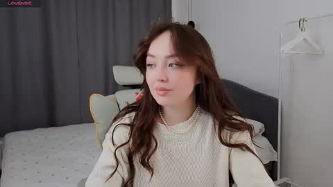 Mia online show from March 6, 1:39 pm