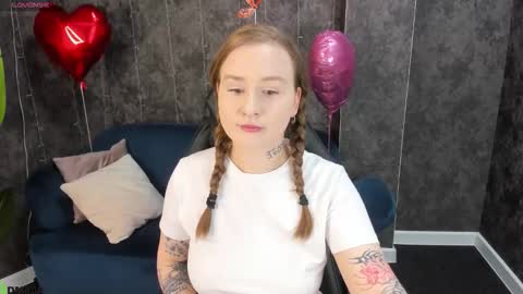 Stella online show from February 12, 9:33 am