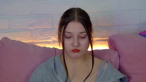 TinaBurton online show from December 3, 4:31 pm