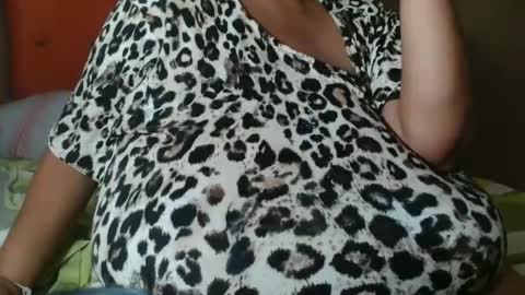 tinagiant online show from April 2, 7:22 pm