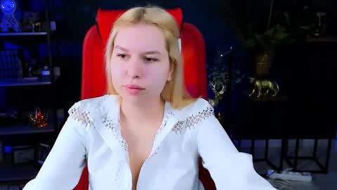 Miss Tina online show from February 25, 8:25 am