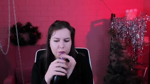 Miss Tina online show from December 12, 7:04 pm