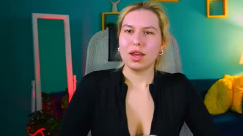 Miss Tina online show from March 7, 4:55 pm