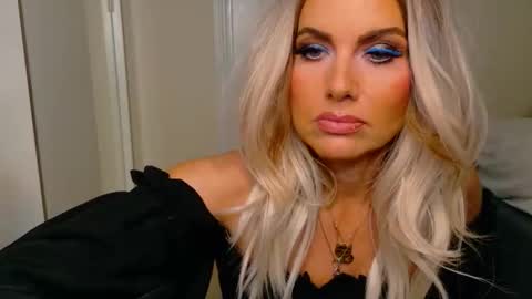 tinkerbell822 online show from November 21, 10:50 am