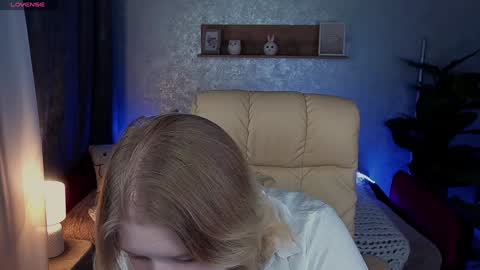 TinkerrBelll online show from February 4, 7:44 pm