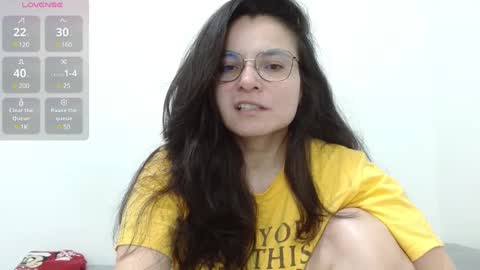 Snapshot of tiny_caroline chatting on February 10, 6:09 am Tiny Caroline online show from February 10, 6:09 am