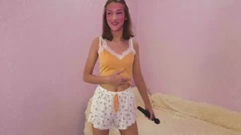 Snapshot of tiny_lilyy chatting on October 15, 12:08 pm Lily online show from October 15, 12:08 pm