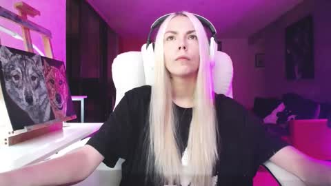 stage Kylie Sinner  brand CLITBAIT online show from October 30, 12:57 am