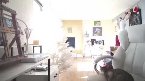 stage Kylie Sinner  brand CLITBAIT online show from December 5, 5:58 pm