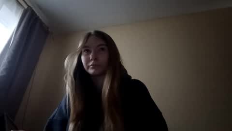 Hi Im Carry 18 years old online show from December 18, 7:57 am