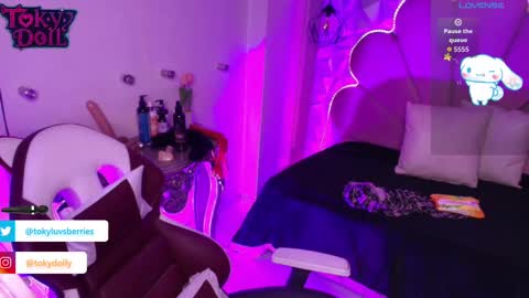 toky         online show from September 17, 8:40 pm