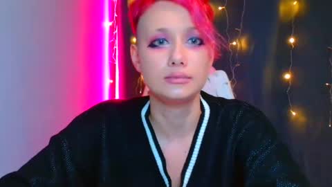Snapshot of tommioo7 chatting on January 8, 1:41 pm Galadriel online show from January 8, 1:41 pm