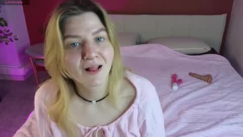 Tonya online show from May 4, 1:42 am